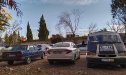 Uşak'ta tartışılan öğretmenevi binasının yapılacağı arsa şimdilik otopark olarak hizmet veriyor