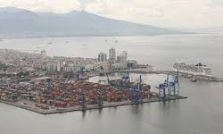 İzmir'de işçi gemi ambarına düşerek hayatını kaybetti