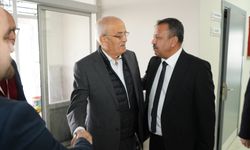 Uşak'ın Karahallı ilçesine diyaliz ünitesi bağışlayan hayırsever Özkan Atak'la görüştü