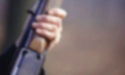 Uşak'ta bir işyerinde  13 ruhsatsız av tüfeği ele geçirildi