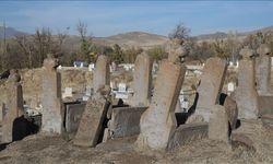 Develi'deki Türk boyları ve Osmanlı bezemeli mezar taşları belgelendi