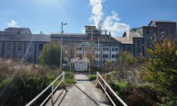 Uşak'taki 100 yıllık fabrikanın bacası tüm zorluklara rağmen tütülüyor