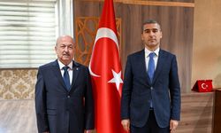 Uşak Valisi Aktaş, Rektör Prof. Dr. Ahmet Demir'i ziyaret etti