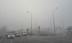 Afyonkarahisar'da sis etkili oluyor