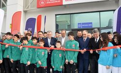 Gençlik ve Spor Bakanı Bak, Manisa'da İlçe Stadı'nı açtı: