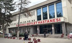 Sandıklı'daki doktorlar Hayrettin ve Fadime Ünal çifti, hastalara yararlı olmak için çalışıyorlar