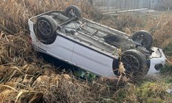 Çivril'de otomobil devrildi sürücü yaralı