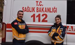 Çay'da acil tıp teknisyeni çift hastaların yardımına koşuyor!