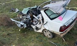 İzmir'de iki otomobilin karıştığı kaza ölümle sonuçlandı!