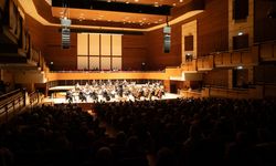 İzmir'de "İsmet İnönü Anısına" konser düzenledi