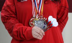 Türkiye'nin dartta ilk dünya şampiyonu Zehra Gemi yeni zaferlere hazırlanıyor!