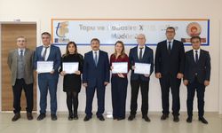 Denizli'de sahte kimlikle ile tapu satışı yapmaya çalışan kişiyi personeller fark etti!