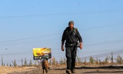 81 ile 1 fidan diken "Seyyah Ömer" son fidanı memleketi Manisa'ya dikti!