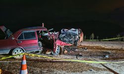 Demirci ve Selendi arasındaki kazada Uşak plakalı aracın sürücüsü Soner Kapucu ve beraberindeki 2 kişi hayatını kaybetti