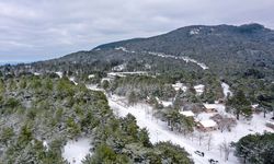 Spil Dağı kar yağışıyla bir başka güzel hale geldi