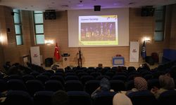 Uşak Üniversitesi'nden Dr. Kutlu’dan Gençlere Dikkat Farkındalığı Eğitimi