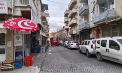 Uşak'ta düzensiz tabelalar sadece kirliliğe değil hayati sorunlara da yol açabilir!