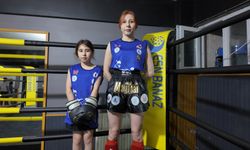 Uşak'ın Banaz ilçesinden Naciye Tokay ve kızı Hira, aynı turnuvada rakiplerini yenerek şampiyon oldular