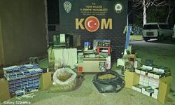 Uşak'ta polis ekipleri, kaçak tütün ihbarı aldıkları bir evde arama yaptı