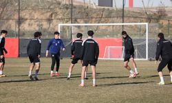 Uşak, Ayvalık'ı yenerse zirve yarışında iddialı hale gelecek!