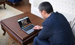 Uşak Valisi Aktaş, AA'nın "Yılın Kareleri"ni oyladı