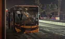 Afyonkarahisar'da halk otobüsü ile çöp kamyonu çarpıştı; 1'i çocuk, 5 yaralı!