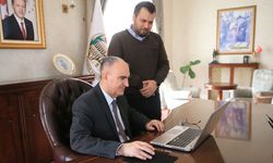 Manisa Valisi AA'nın "Yılın Kareleri" oylamasına katıldı