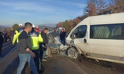 Simav'dan kötü haber! Okulların son günü okul servisi kaza yaptı; 4 yaralı, 1 ölü !