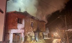 Uşak'ın Banaz ilçesine bağlı Paşacık köyünde yangın!