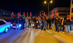 Simav'da Türk bayraklarıyla yürüyüş