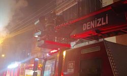 Denizli'de yanan apartmandan mahsur kalan 4 kişi kurtarıldı