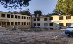 Uşak'ta Adnan Menderes'in açtığı okul binası yıkılacak!