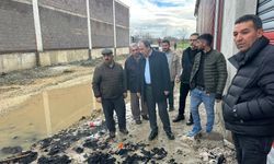 Uşak Çanlı'da sular altında kalan esnafı ziyaret etti