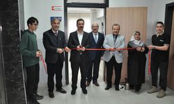 Zeki Aktürk'ten alkışlanacak hareket! 330'uncu kütüphaneyi açtı!