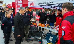 Uşak'ta 6 Şubat Depreminde hayatını kaybedenler anıldı