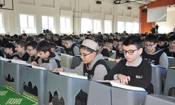 Kütahya'da öğrenciler mukabele programı düzenliyor