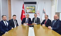 Uşak Valiliğinden spor altyapısı için önemli imza!