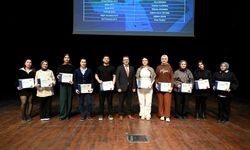 Uşak Üniversitesi'nde başarı işler yapanlara ödül verildi