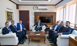 Ak Parti heyeti, Uşak Valisi Serdar Kartal’ı ziyaret etti