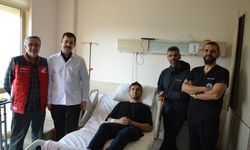 Kenan Sofuoğlu, Uşak Eğitim ve Araştırma'da tedavi gören Asrın Rodi Pak'ı ziyaret etti