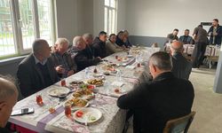 AK Parti Uşak İl Başkanı Yaşar, Ağaçbeyli'de muhtarlarla buluştu