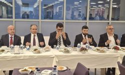 Uşaklılar Vakfı, şehrin protokolünü iftarda bir araya getirdi