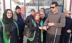 Kütahya'da görme engellilere konuşan saat hediye ettiler