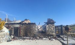 Uşak Banaz Büyükoturak'ta ev yangını