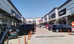 Uşak'ta bayramlık alışverişi, Festiva'daki markalardan ve Atapark'taki bit pazarından yapılıyor!