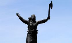 Uşak Milletvekilleri, Türkiye için elini taşına altına koyan kadınları saygıyla hatırladılar!