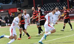 Penaltı kaçıran Uşak, defans oyuncusundan 2 gol yedi!