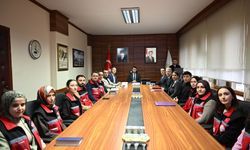 Uşak Valisi Serdar Kartal, bir dizi ziyaretler için  misafirlerini makamında ağırladı