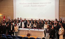 Uşak İl Defterdarı Yüksel Ertekin, üniversite öğrencilerine kariyerleri için önemli tavsiyelerde bulundu