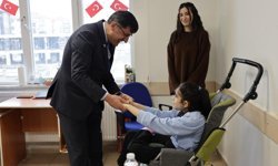 Kütahya Belediye Başkanı Eyüp Kahveci, özel öğrencileri ziyaret etti